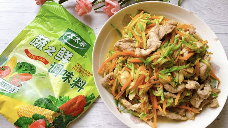 嫩南瓜炒肉丝,嫩南瓜炒肉丝就做好啦~