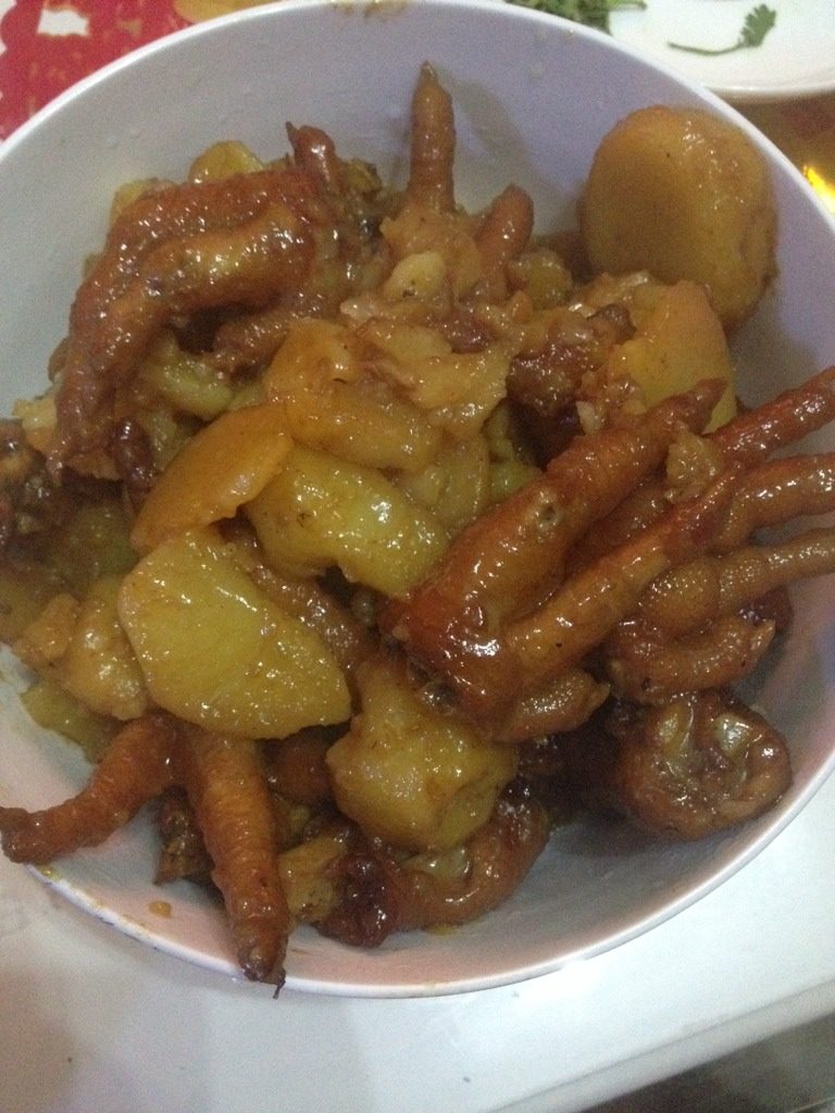 鸡爪子炖土豆