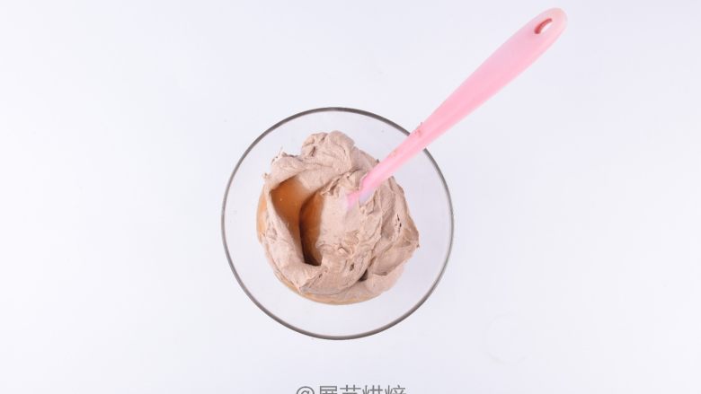 百利甜奥利奥慕斯杯,然后依次加入可可粉,吉利丁液,百利甜酒和<a style='color:red;display:inline-block;' href='/shicai/ 780'>香草精</a>
