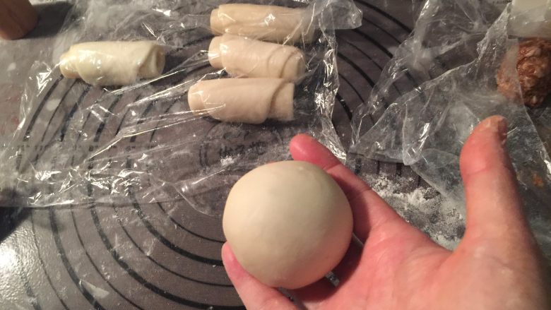 苏式鲜肉月饼,慢慢收口,一定要捏紧
