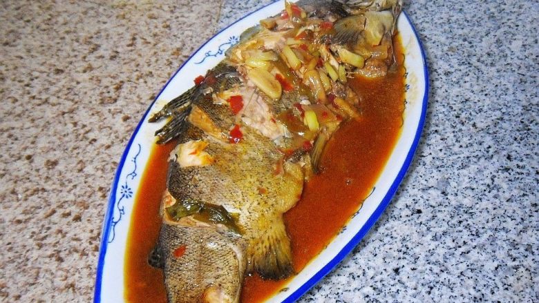 豆瓣虹鳟鱼, 出锅装盘,即可上桌品味