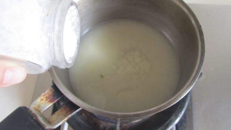云吞面,准备好材料;