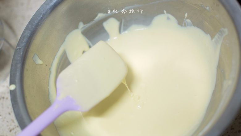 懒人食谱破壁机棉花轻乳酪,全部拌好是这样的,不要过度搅拌以免出筋