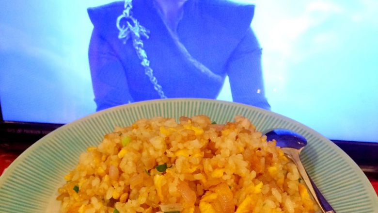蚝油蛋炒饭炒饭秀,再刷个冰与火,连女王都想拿龙跟我换一碗炒饭。