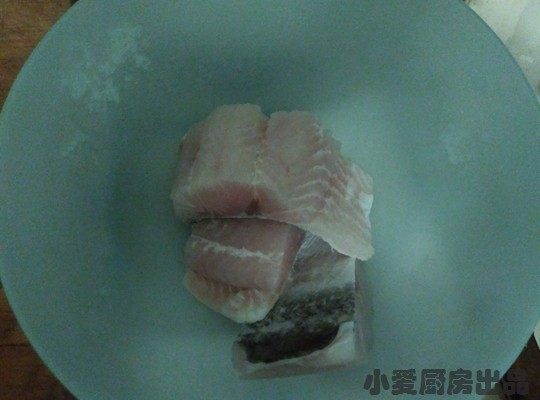 酸菜鱼,清洗干净鱼块。