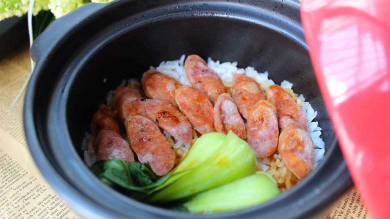 香肠砂锅煲仔饭,成品图