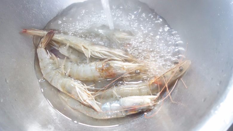 油焖大虾,虾洗净