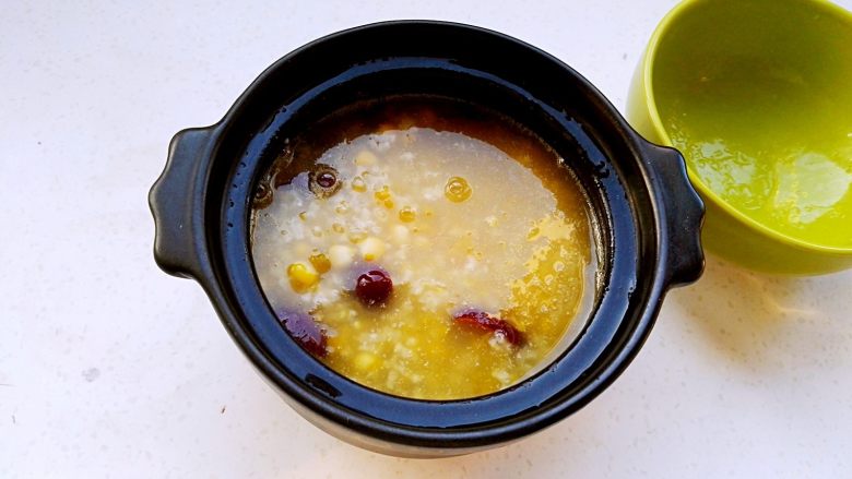 砂锅杂粮粥,成品。