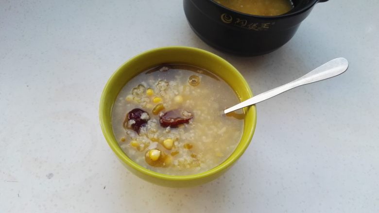 砂锅杂粮粥,成品。