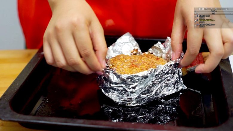 好吃不腻脆皮烤肉~,取出斩件摆盘