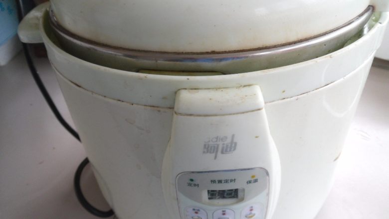 吃鸡胡椒酱焖鸡翅, 焖制10分钟