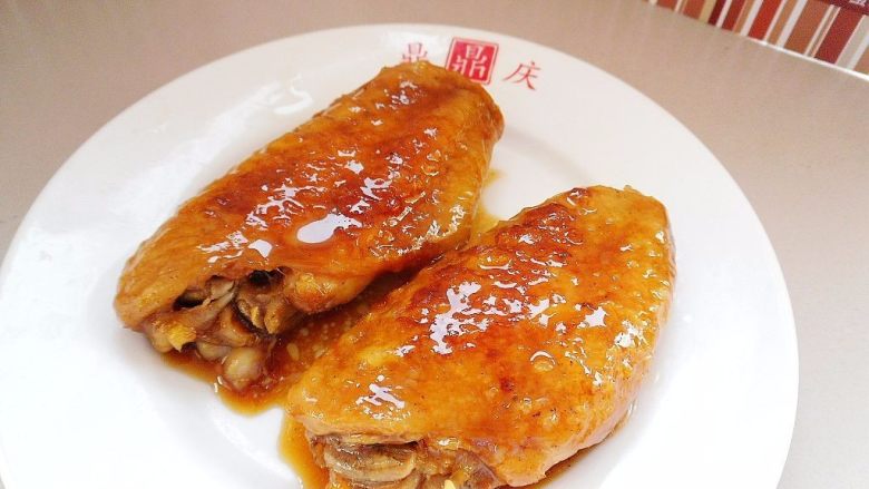 吃鸡胡椒酱焖鸡翅, 出锅装盘,即可上桌品味
