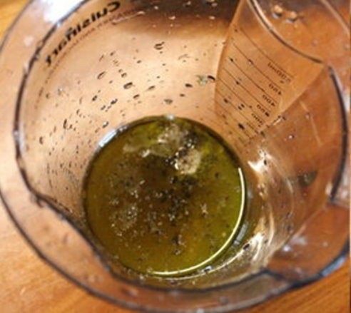 土豆培根芦笋温色拉,酱汁:将酱汁材料放入容器