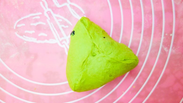 大麦若叶蔓越莓软欧(无糖无油),也可以像糖三角一样捏起来