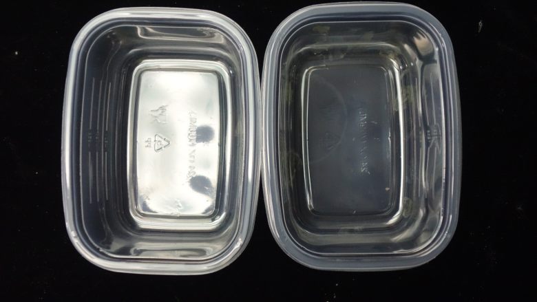 奥利奥芒果双拼千层盒子,准备好盒子,这个盒子淘宝购买也就9元10个,还包邮~
