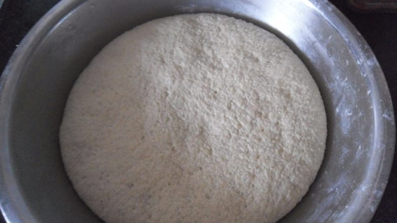 花生烤饼,面团发酵至2倍大以上
