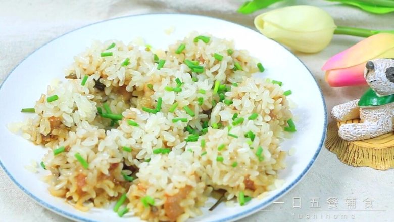 糯米蒸排骨 宝宝营养辅食,味香口感软糯,蒸排骨的时间比较长,中途可能要往蒸锅里加一次水,以免水烧干。
