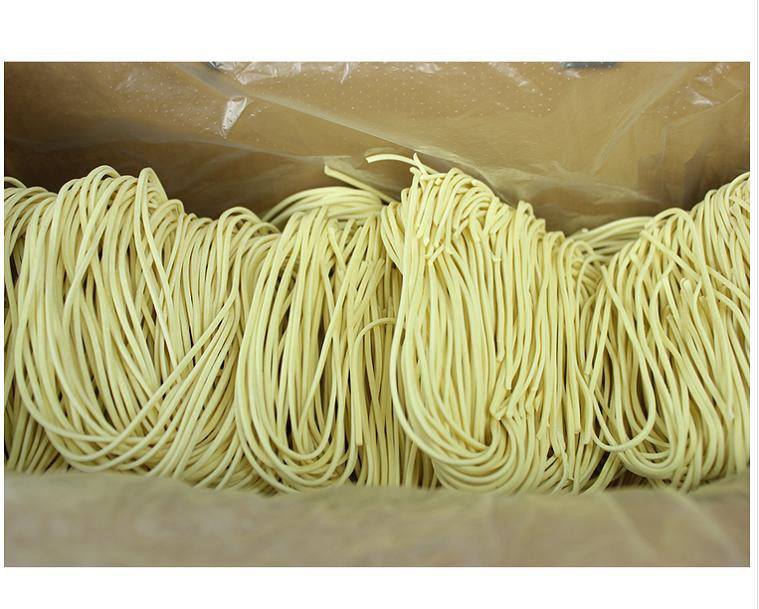 走南闯北又怎样，还不是想吃那碗牛杂面