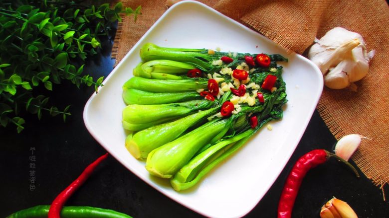 香辣蒜末青菜