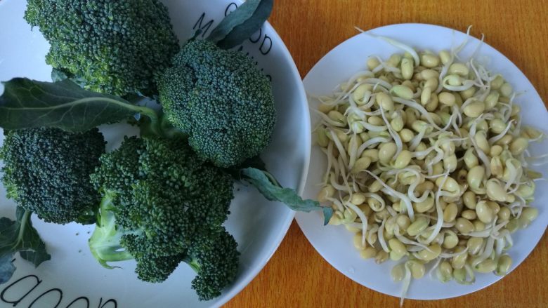 西兰花炒豆芽,准备诗食材。