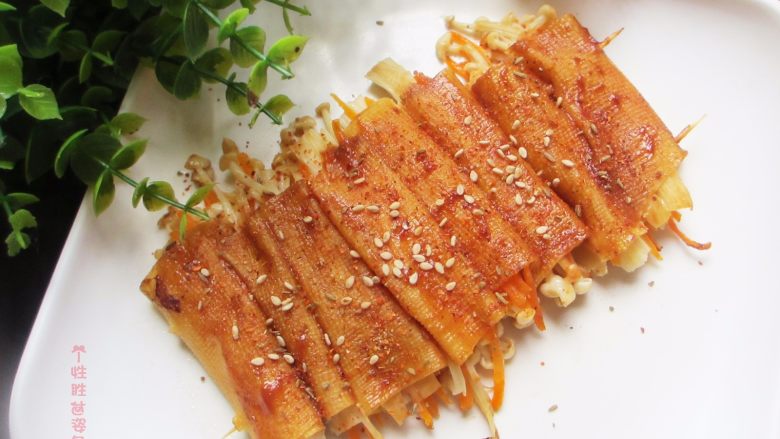 内有乾坤的烤豆皮,香辣好吃,也可以用微波炉和烤箱制作