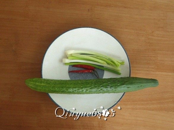 #辣味#酸辣黄瓜,准备食材