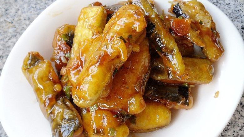 焦熘茄条, 出锅装盘
