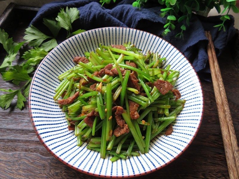 芹菜炒肉丝