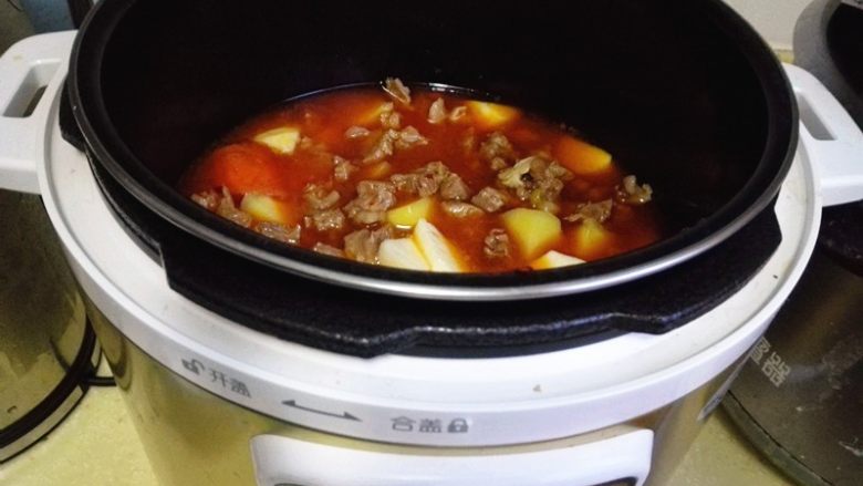 牛腩山药,选择功能炖,醇香功能,大约28分钟就可以了。