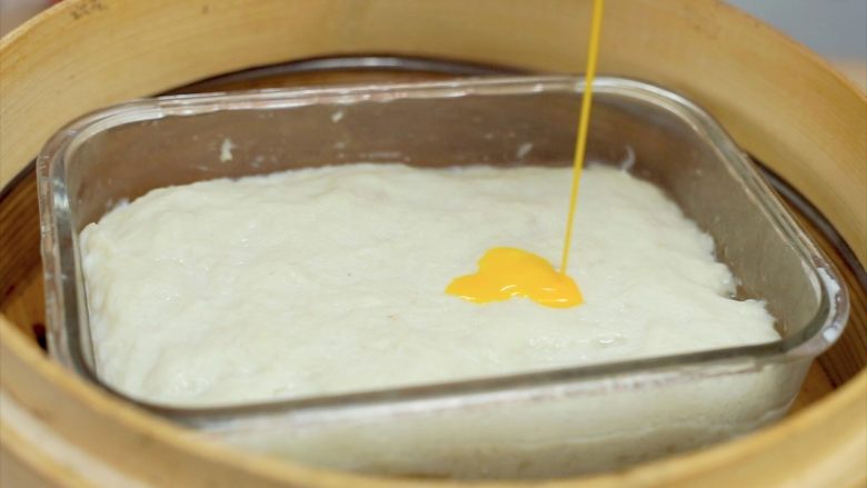 荆楚大地,吃鱼不见鱼——鲜美鱼糕,开盖倒入蛋黄液