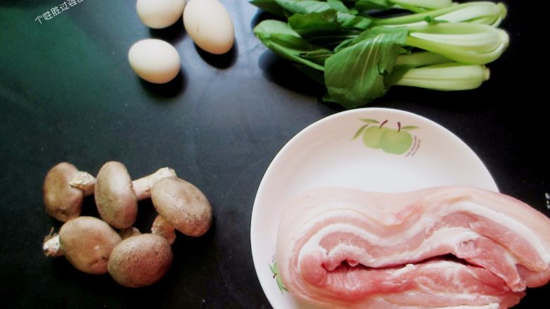 香菇卤肉饭,准备食材