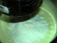 #甜味#焦糖桃子翻转蛋糕,分3-4次筛入低筋粉,