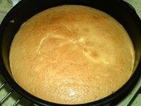 #甜味#焦糖桃子翻转蛋糕,放入预热180度的烤箱,中层,烤约30分钟,表面金黄,出炉
