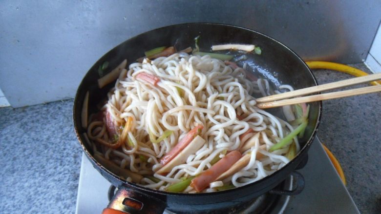 菌菇乌冬面, 放入乌冬面