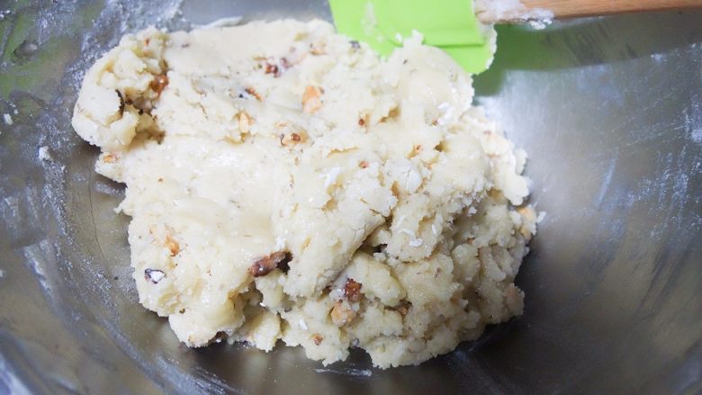 核桃酥, 加核桃碎所有材料混合备用