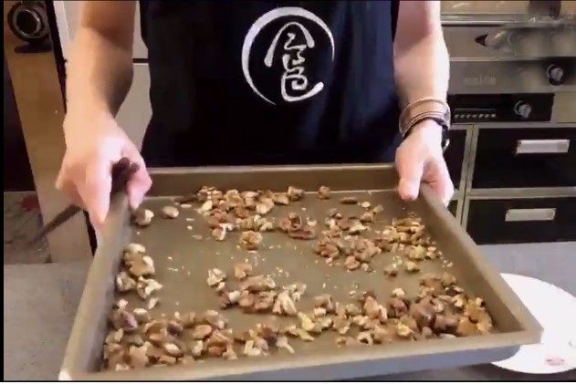 核桃酥,核桃150度烤10分钟左右