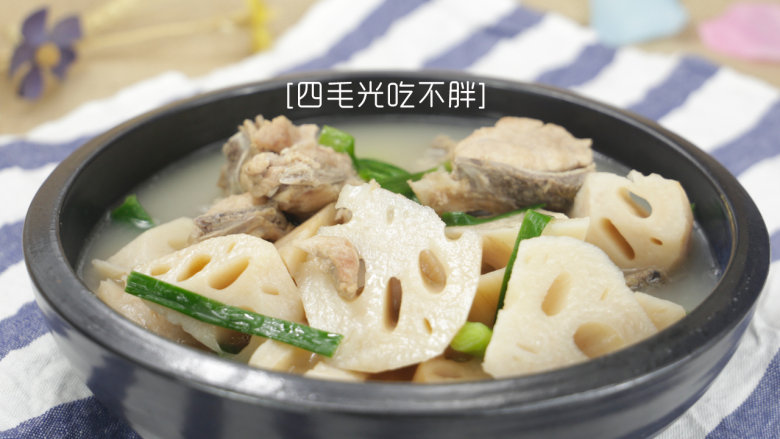 鲜藕炖排骨