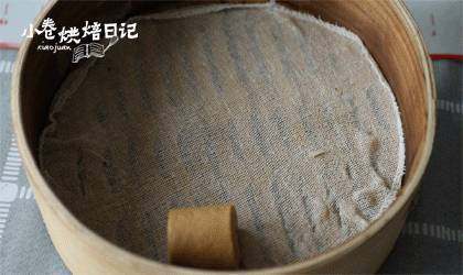 白馒头吃腻了?来一款滋补红糖馒头吧,冷水上锅,放入馒头,盖上锅盖再静置30分钟(室温较温暖的情况下,温度低要适当延长时间)