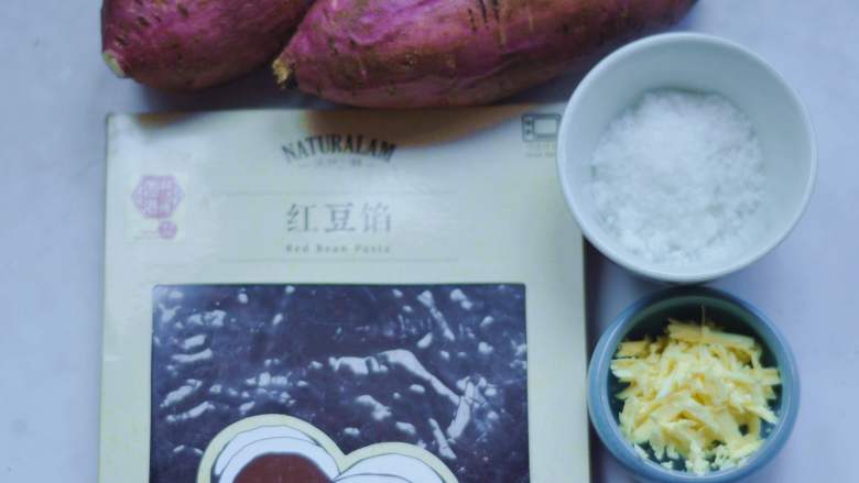 白薯豆沙茶巾绞,准备好全部食材,