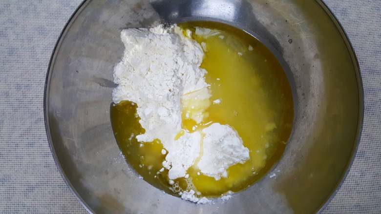 中式点心~白酥皮玫瑰鲜花饼(素油版),4.混合水油皮全部用料。