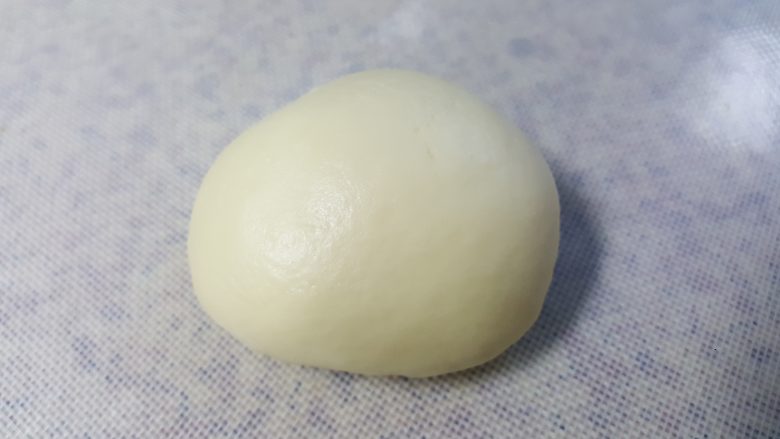 中式点心~白酥皮玫瑰鲜花饼(素油版),5.揉成一个滋润的面团,最好的出模。