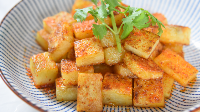 土豆原来可以这样吃，好吃到让你上天，孜然小土豆块！