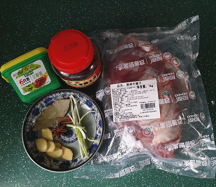 双酱卤牛肉,备好食材