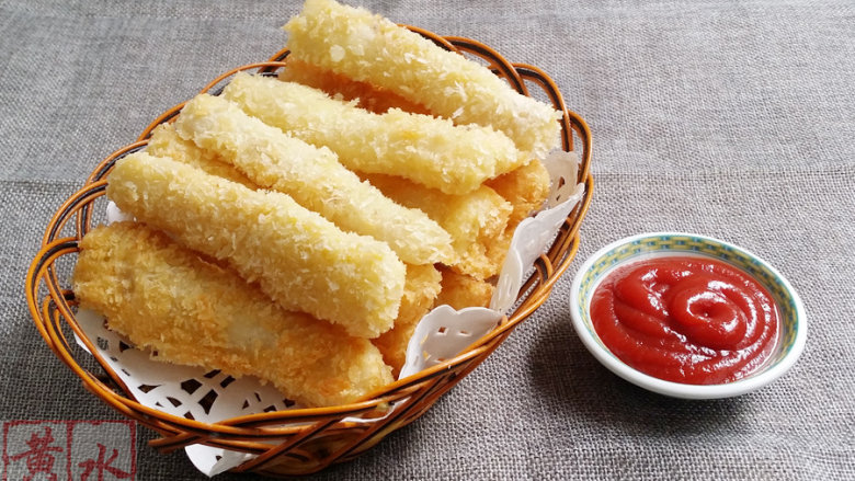 酥炸怀山药,装盘，配<a style='color:red;display:inline-block;' href='/shicai/ 753'>番茄沙司</a>食用