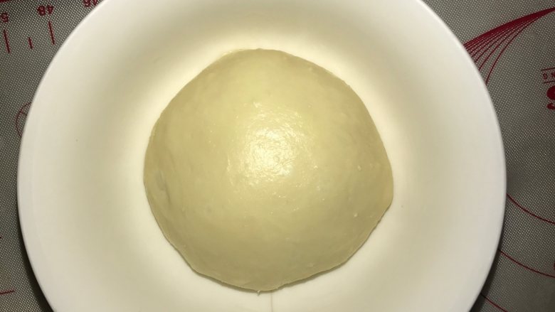 菠萝包,室温28度发酵1小时,或冰箱冷藏一夜