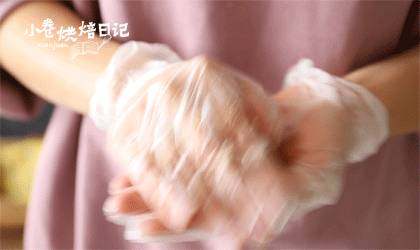 这一窝可爱的小鸡烧果子，你还能控制住你记几？,滚圆的烧果子可以凹成各种造型，小鸡仔，母鸡。