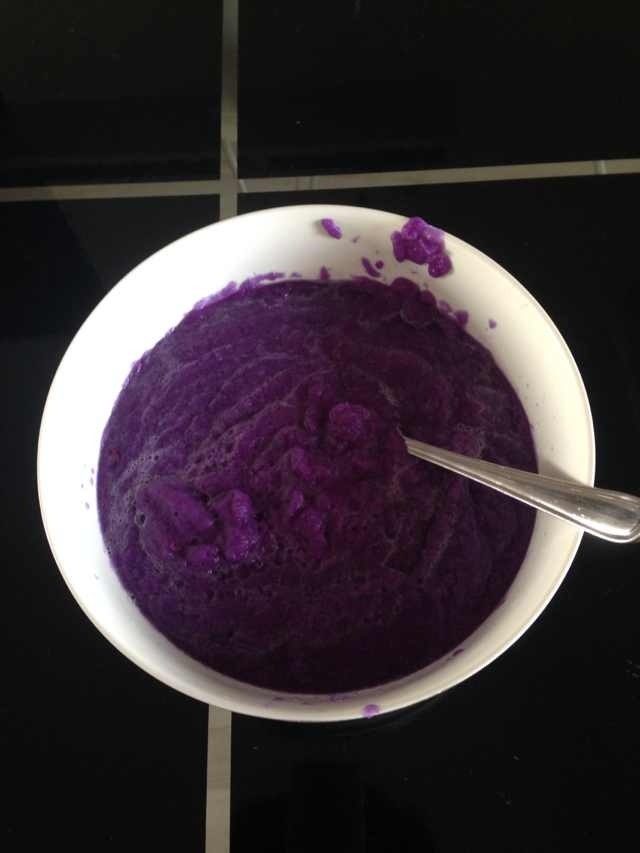 紫甘蓝竹笋大肉虾仁水饺,如图打碎备用