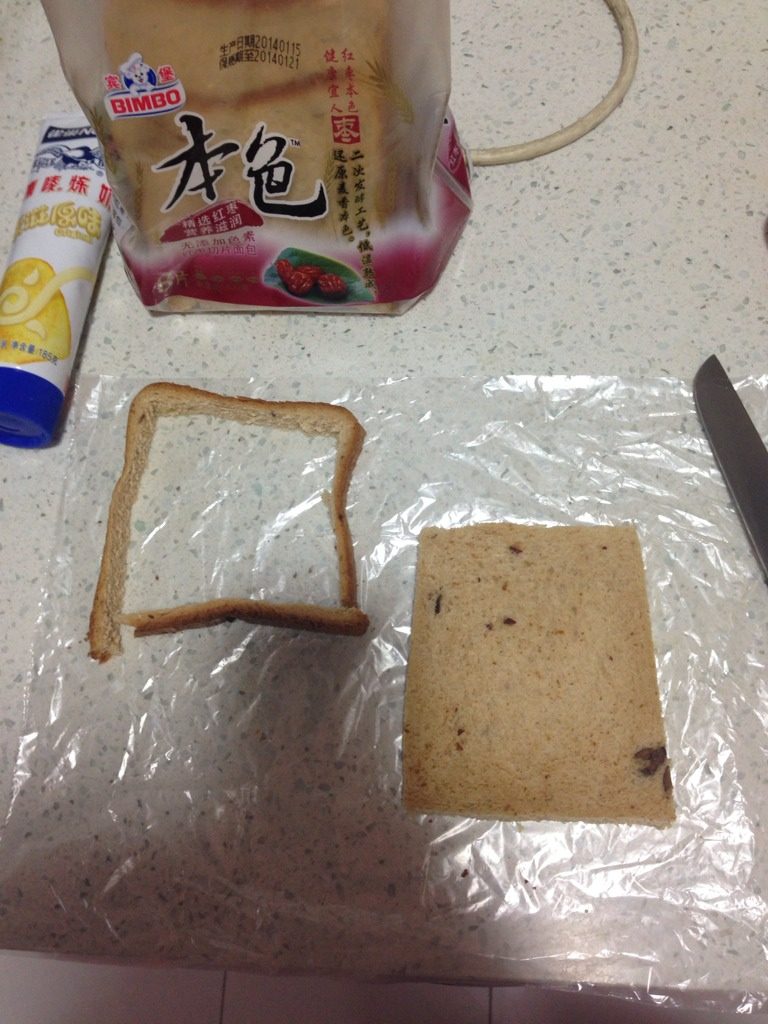 香蕉吐司卷,吐司片去边