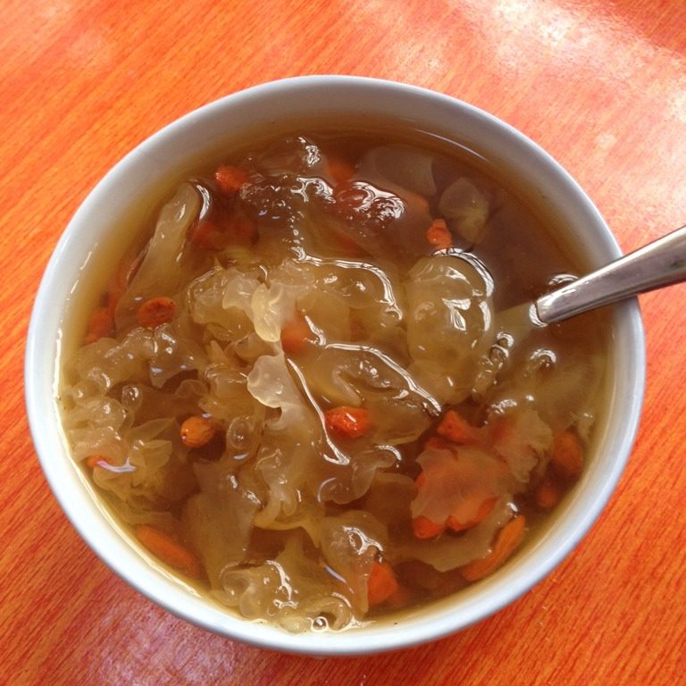 银耳枸杞汤