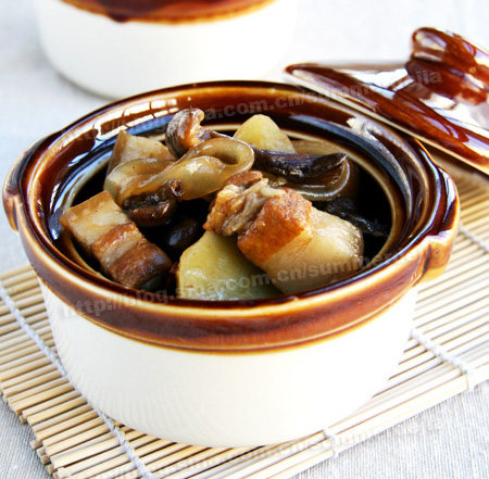 猪肉榛蘑炖土豆 